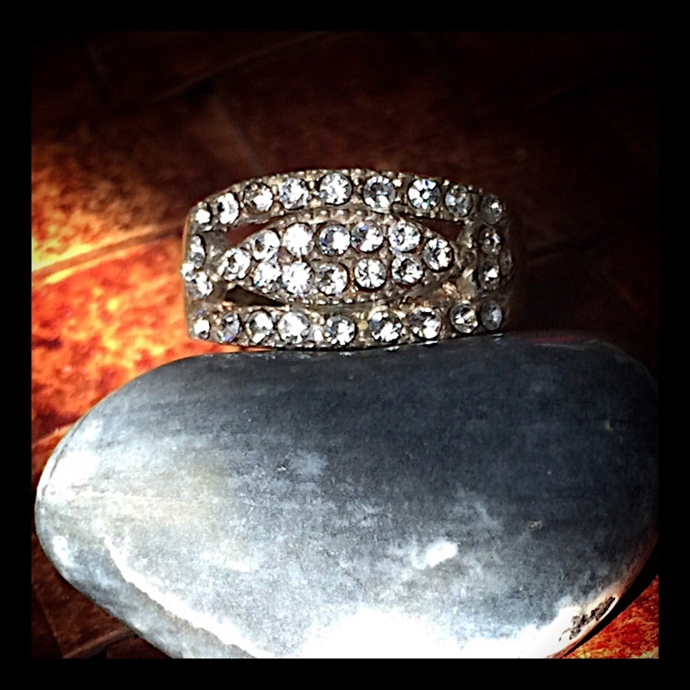 Vintage sterling & rhinestone ring